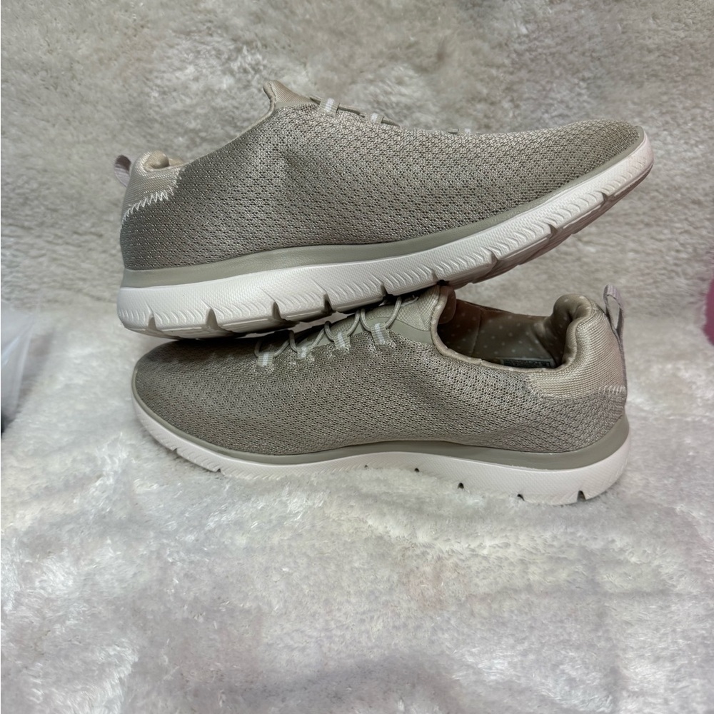 Skechers Women's Athletic Shoes Size 7.5 Beige Memory Foam - Picture 4 of 7